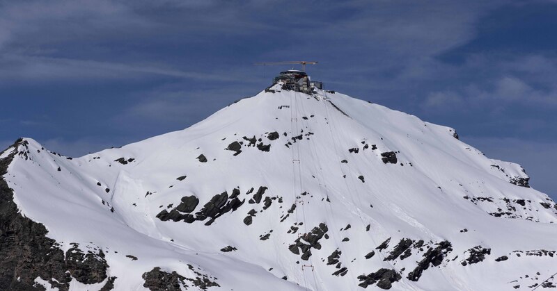 GQ7A7972 copy (1).jpg :: The summit of Schilthorn complete with some recent snow slides.