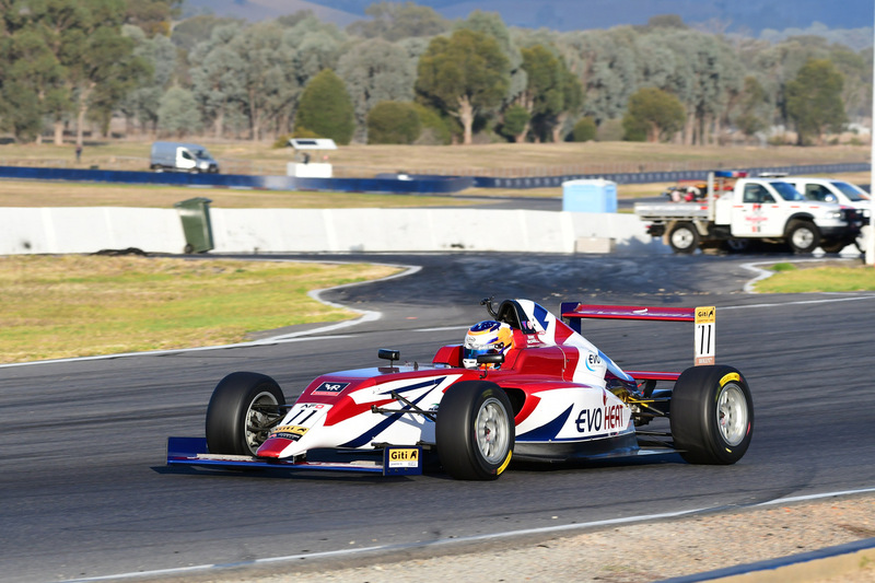 500_0745(2).jpg :: 11  Isaac McNeill (QLD)      Evoheat/Volante Rosso          Tatuus T014     