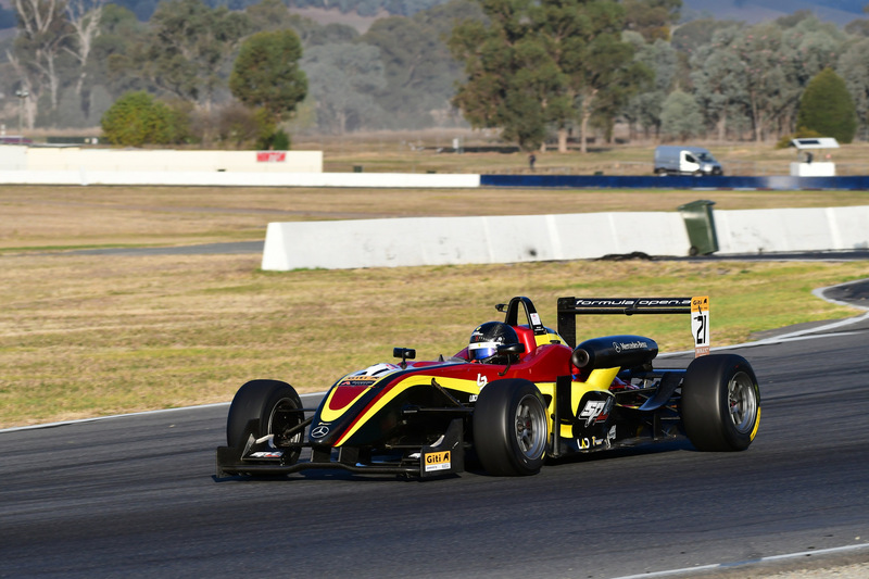 500_0749(1).jpg :: 21  Ryan Macmillan (QLD)     SP Tools/Tim Macrow Racing     Dallara F308/11  