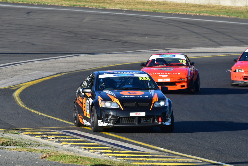 500_0760(1).jpg :: 888  Wokman Racing                  Brandon Wan Lum          Holden VE  