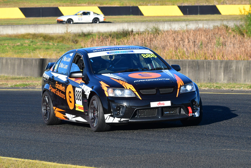 500_0782(1).jpg :: 888  Wokman Racing                  Brandon Wan Lum          Holden VE  