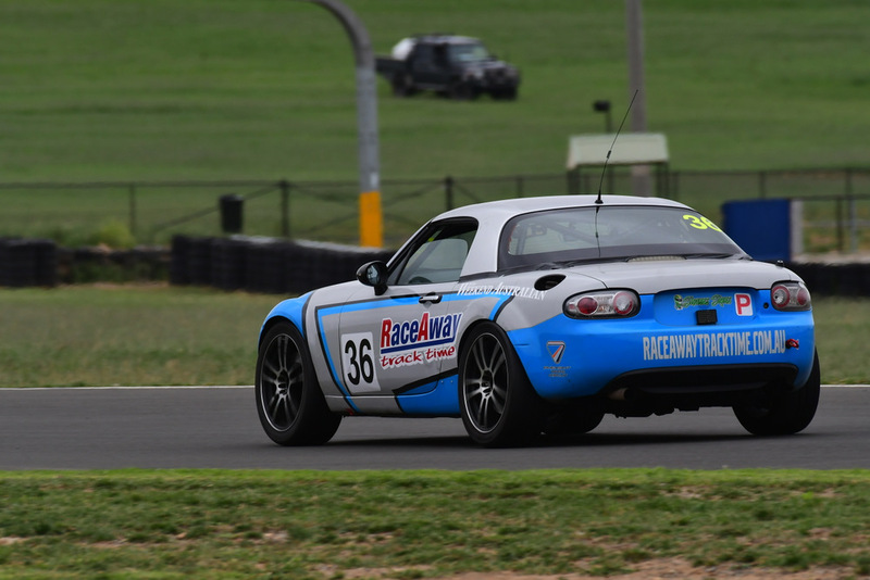 500_5520.jpg :: 36  R.Schmitz/B.Howard       Raceaway Track Time            Mazda MX5    