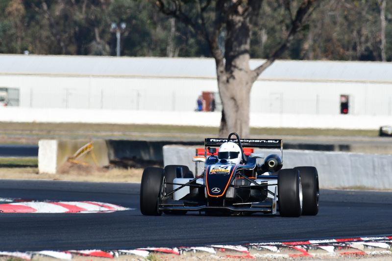500_7477(1).jpg :: 24  Nathan Beer (NSW)        Apollo Patios                  Dallara F304   