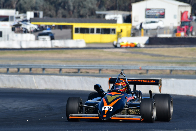 500_7574(1).jpg :: 19  Arthur Abrahams (WA)     Aon Investments                Ralt  RT4 1986    