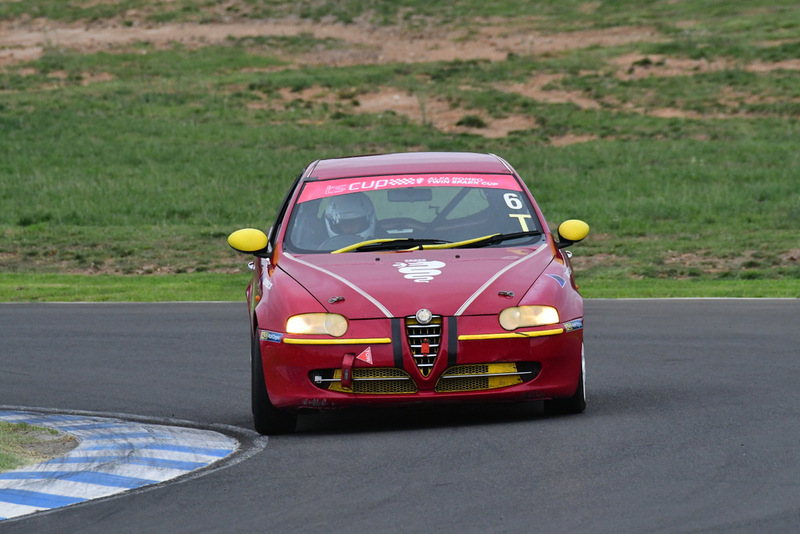 Alfa Feb 2026-065.jpg ::  6  David McKee (NSW)        SOS - Services On Site / Clay  Alfa Romeo 147