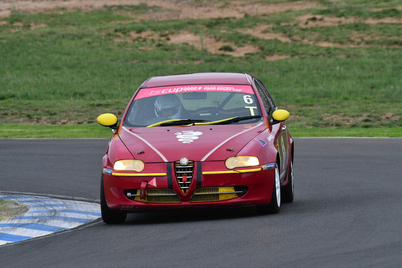 Alfa Feb 2026-066.jpg ::  6  David McKee (NSW)        SOS - Services On Site / Clay  Alfa Romeo 147