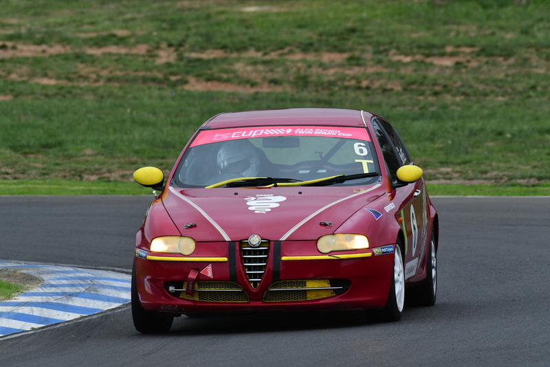 Alfa Feb 2026-078.jpg ::  6  David McKee (NSW)        SOS - Services On Site / Clay  Alfa Romeo 147