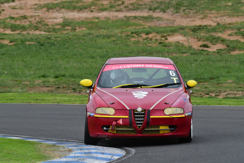 Alfa Feb 2026-237.jpg ::  6  David McKee (NSW)        SOS - Services On Site / Clay  Alfa Romeo 147