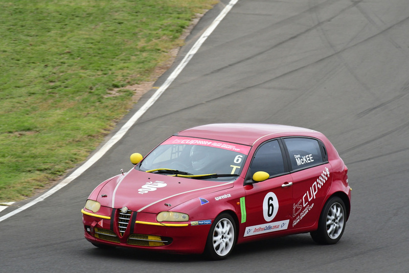 Alfa Feb 2026-351.jpg ::  6  David McKee (NSW)        SOS - Services On Site / Clay  Alfa Romeo 147