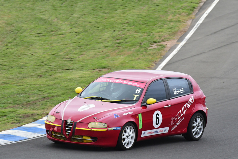 Alfa Feb 2026-356.jpg ::  6  David McKee (NSW)        SOS - Services On Site / Clay  Alfa Romeo 147