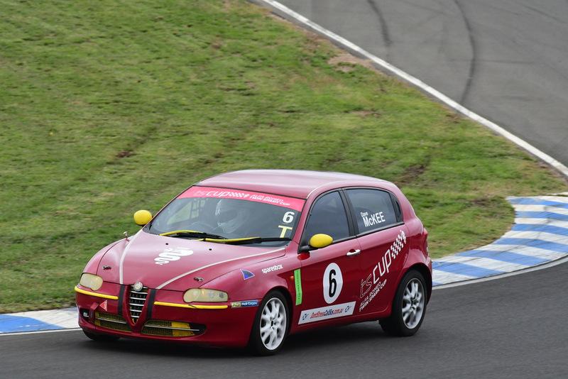 Alfa Feb 2026-367.jpg ::  6  David McKee (NSW)        SOS - Services On Site / Clay  Alfa Romeo 147