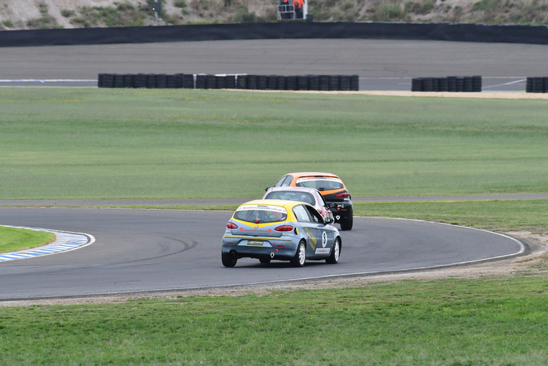 Alfa Feb 2026-388.jpg ::  8  Richard McKee (NSW)      SOS - Services On Site / Clay  Alfa Romeo 147 Twin