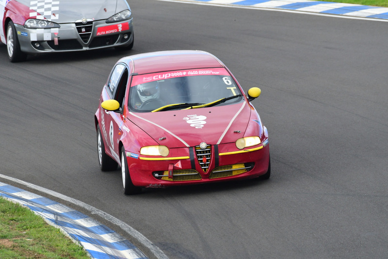 Alfa Feb 2026-435.jpg ::  6  David McKee (NSW)        SOS - Services On Site / Clay  Alfa Romeo 147