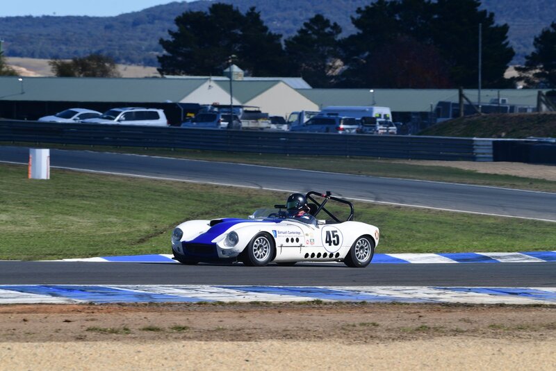 DSC_8069(2).jpg :: 45  Simon Woodcock (NSW)     Barnwell Cambridge             Fisher Fury   