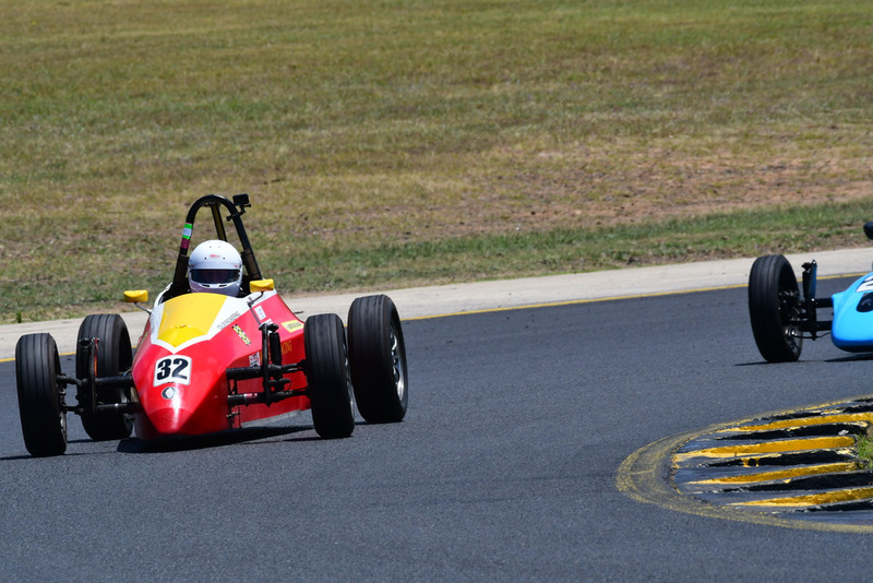 Hvee Nov 2025-118.jpg :: 32  Greg Johnston (ACT)      Greg Johnston                  1985 Elfin 