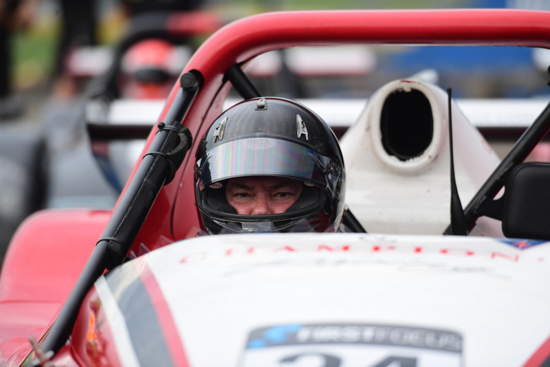 SU Feb 2026-125.jpg ::  34  Stephen Champion (NSW)   GWR / Champion's Racing        Radical SR3 XXR