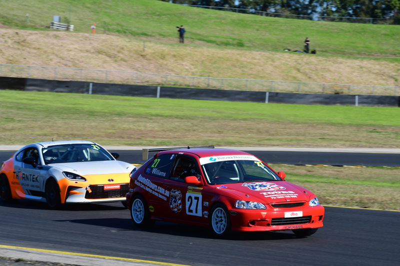 Super TT-422(1).jpg :: 27  David Williams (NSW)     Route 66 Tours                 Honda Civic   