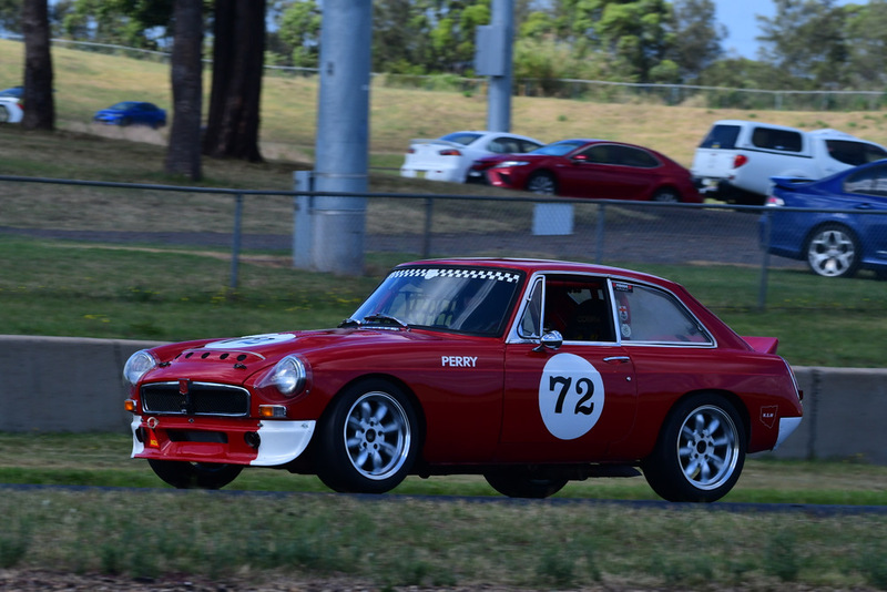 Supersprints Nov 2025 (22).jpg :: 72  Steve Perry (NSW)        Steve Perry                    1968 MGC GT      