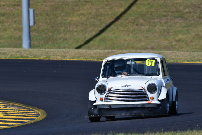 Supersprints Nov 2025 (41).jpg ::  67  Zoran Tomevski (NSW)     Zoran Tomevski                 1967 Morris Mini 