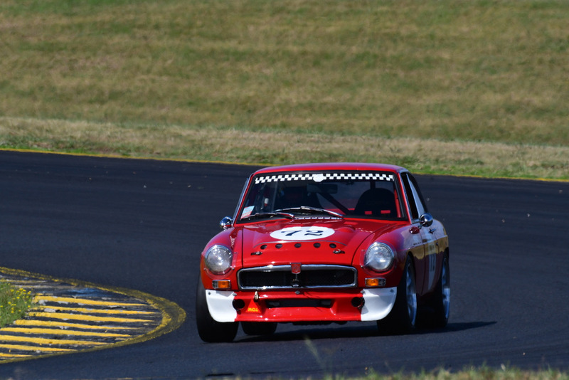 Supersprints Nov 2025 (52).jpg :: 72  Steve Perry (NSW)        Steve Perry                    1968 MGC GT      