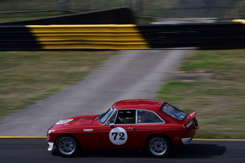 Supersprints Nov 2025 (76).jpg :: 72  Steve Perry (NSW)        Steve Perry                    1968 MGC GT      
