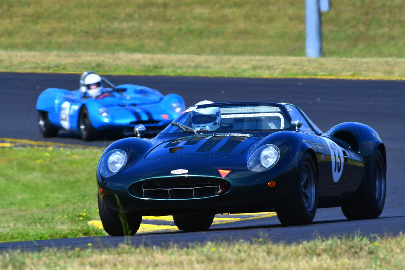 Supersprints Nov 2025 (86).jpg :: 13  Aaron Lewis (NSW)        Aaron Lewis                    1966 Jaguar