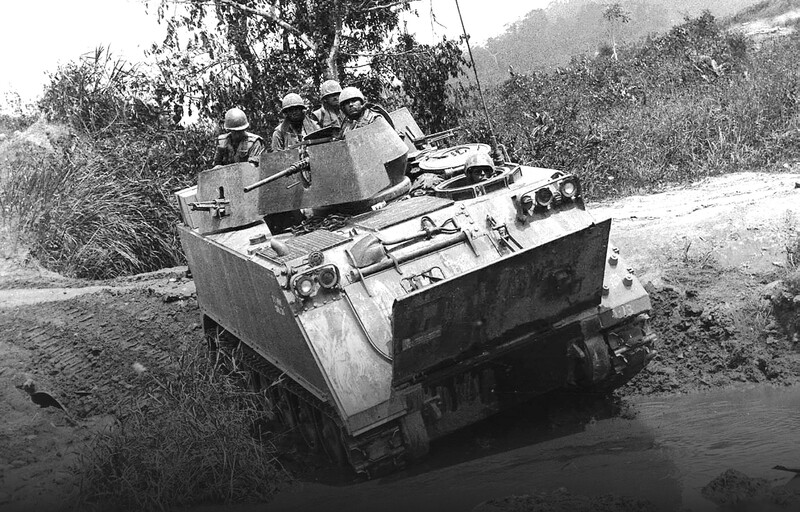 1st Cav Div - V1006K.jpg :: 1st Cav Div, Vietnam War - US ARMY PHOTO: 1st Squadron, 1st Cavalry, Cropped-Armored_Cavalry_Assault_Vehicle MOD.
