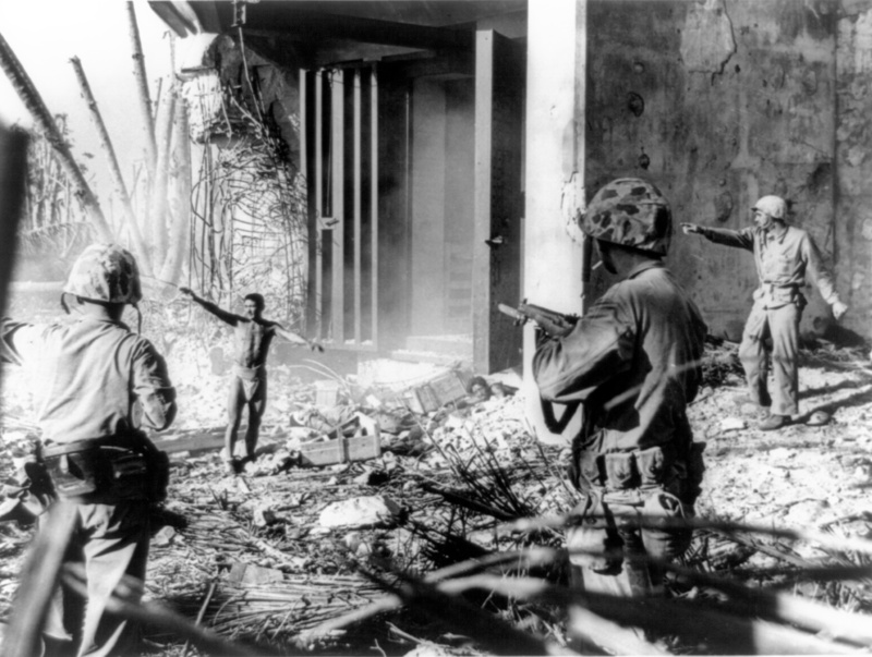 4th Marine Div - B23843C.jpg :: 4th Marine Div, WW II - US MARINES PHOTO: Japanese soldier surrendering to three U.S. soldiers in the Marshall Islands, Battle of Kwajalein photographer  Cpl. J. Fabian, 2 Feb 1944.