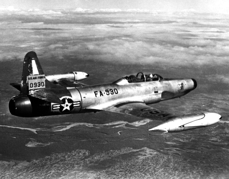Lockheed Starfire (F-94) - AF17004.jpg :: Lockheed, F-94, Starfire, Trainer, Post-WW II - US AIR FORCE PHOTO: The Lockheed F-94 Starfire was the United States Air Force's first operational jet-powered all-weather interceptor aircraft. It was a development by Lockheed from the twin-seat T-33 Shooting Star trainer aircraft, 1950.