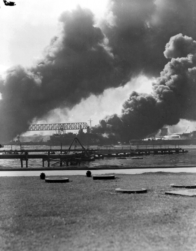 Pearl Harbor (Attack) - B30403.jpg :: Pearl Harbor, WW II - US NAVY PHOTO: Ships burning at Pearl Harbor, 7 Dec 1941.