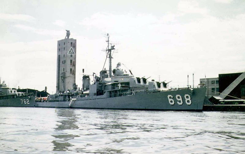 USS Ault (DD-698) - N6719C.jpg :: USS Ault (DD-698), Destroyer, Vietnam War - US NAVY PHOTO: USS Ault (DD 698) at on the Manitowoc river at Manitowoc, Wisconsin (on Lake Michigan) summer of 1959 during operation \