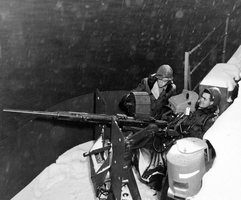 USS Bon Homme Richard (CV-31) - N436E.jpg :: USS Bon Homme Richard (CV-31), Aircraft Carrier, WW II - US NAVY PHOTO: USS Bon Homme Richard (CV-31). U.S. Marines manning 20mm gun during snow storm at Bayonne, New Jersey. Photograph released 7 Jan 1945.
