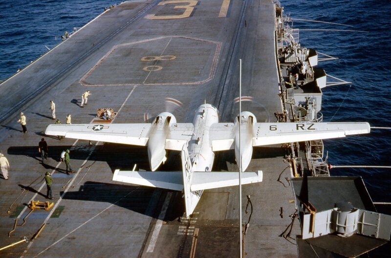 USS Bon Homme Richard (CVA-31) - N437G.jpg :: USS Bon Homme Richard (CVA-31), Aircraft Carrier Attack, Vietnam War - US NAVY PHOTO: Grumman C-1A Trader, VR-21 \