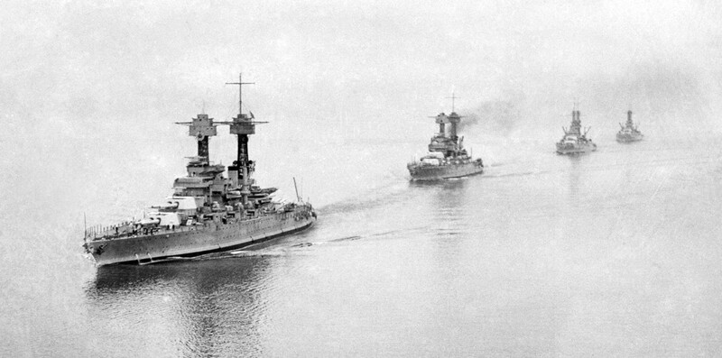 USS Colorado (BB-45) - N3158F.jpg :: USS Colorado (BB-45), Battleship, Post-WW I - US NAVY PHOTO: USS Colorado (BB-45) leading, USS Maryland (BB-46) following. The 3 sisters can be distinguished from one another (during the 20's and early 30's) by the forward range dial. Colorado carries hers half below the bottom of the fire control tower, the Maryland carries hers fully on the face of the fire control tower while the West Virginia (BB-48) carries hers like the Colorado but her dials are black with white numbers.