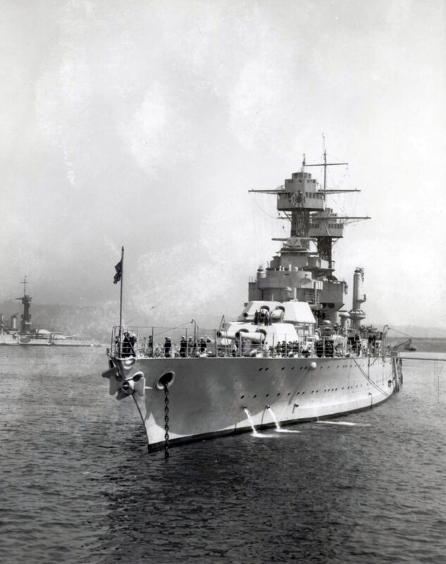 USS Colorado (BB-45) - N3158G.jpg :: USS Colorado (BB-45), Battleship, Post-WW I - US NAVY PHOTO: Bow on view of the USS Colorado (BB-45) with another battleship in the background, during the later 1920s or early 1930s.
