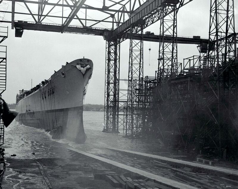 USS Columbus (CA-74) - N1923A.jpg :: USS Columbus (CA-74), Heavy Cruiser, WW II - US NAVY PHOTO: USS Columbus (CA 74) being launched at Bethlehem Steel Company's Fore River Yard, Quincy, MA, on 30 Nov 1944.