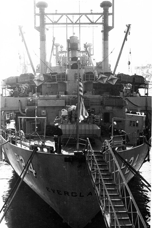 USS Everglades (AD-24) - N15461H.jpg :: USS Everglades (AD-24), Destroyer Tender, Vietnam War - US NAVY PHOTO: USS Everglades (AD-24) moored at Genoa, Italy, 8 Feb 1959.
