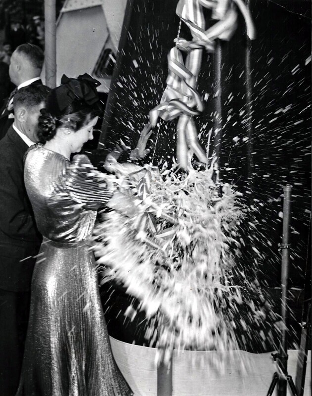 USS Helena (CL-50) - N2364C.jpg :: USS Helena (CL-50), Light Cruiser, Post-WW I - US NAVY PHOTO: Christening of the USS Helena (CL 50) - Sponsor: Miss Elinor Gudger, New York Navy Yard, 28 Aug 1938.