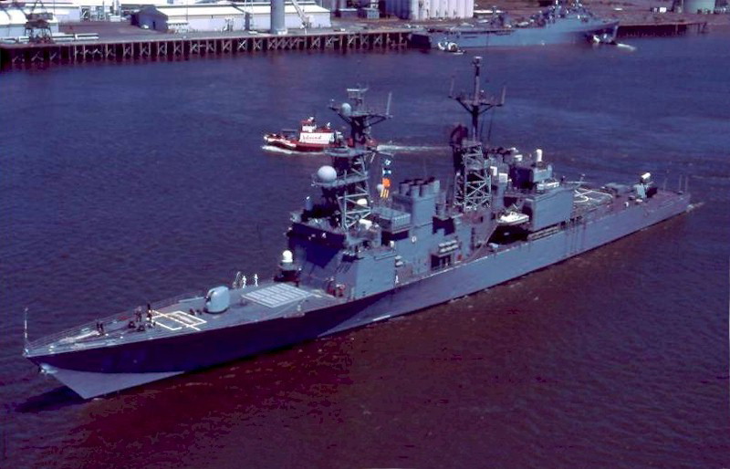 USS John Young (DD-973) - N8371J.jpg :: USS John Young (DD-973), Destroyer, Post-Vietnam War - US NAVY PHOTO: The USS John Young (DD-973), Longview, WA, 14 Jun 1999.
