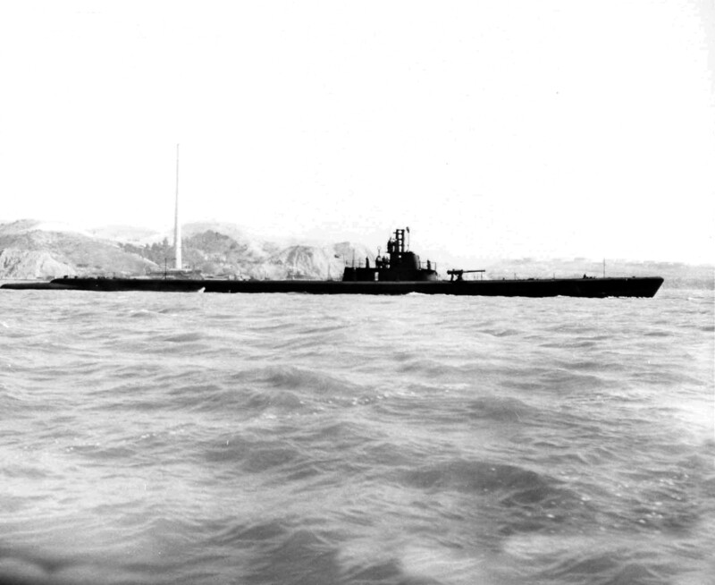 USS Kingfish (SS-234) - N9376K.jpg :: USS Kingfish (SS-234), Submarine - Attack-Fleet, WW II - US NAVY PHOTO: Broadside view of the USS Kingfish (SS-234) off Mare Island Navy Yard on 5 Jun 1943. She was in overhaul at the yard from 2 Apr until 16 Jun 1943.