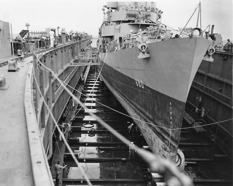 USS Loeser (DE-680) - N12525D.jpg :: USS Loeser (DE-680), Destroyer Escort, WW II - US NAVY PHOTO: USS Loeser (DE-680) entering the floating drydock USS (ARD-21) with the drydock underway at 2 knots. This was done in a secure area off Pearl Harbor and Loeser was carried back in to the Pearl Harbor East Loch aboard USS (ARD-21), 26 Apr 1945.