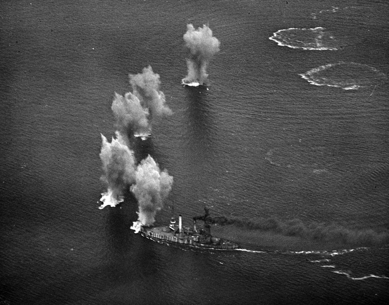 USS Mississippi (BB-41) - N3116K.jpg :: USS Mississippi (BB-41), Battleship, Post-WW I - US NAVY PHOTO: USS Iowa (BB-4) under fire from USS Mississippi (BB-41) in the Gulf of Panama, 21 Mar 1923. This experimental firing was a big press event which had Iowa bombarded by 5\