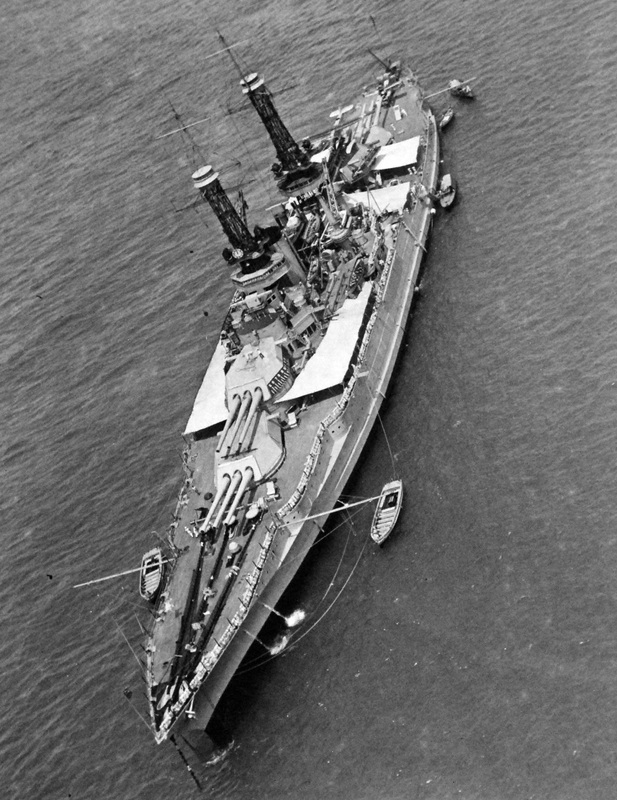 USS Mississippi (BB-41) - N3117C.jpg :: USS Mississippi (BB-41), Battleship, Post-WW I - US NAVY PHOTO: USS Mississippi (BB-41) off Honolulu, Territory of Hawaii, 10 Jun 1925.
