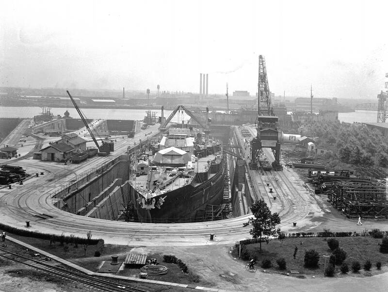 USS Mississippi (BB-41) - N3117G.jpg :: USS Mississippi (BB-41), Battleship, Post-WW I - US NAVY PHOTO: Bow view on 24 Jun 1931 of the USS Mississippi (BB-41) in dry dock at the Norfolk Navy Yard in Portsmouth, Virginia.
