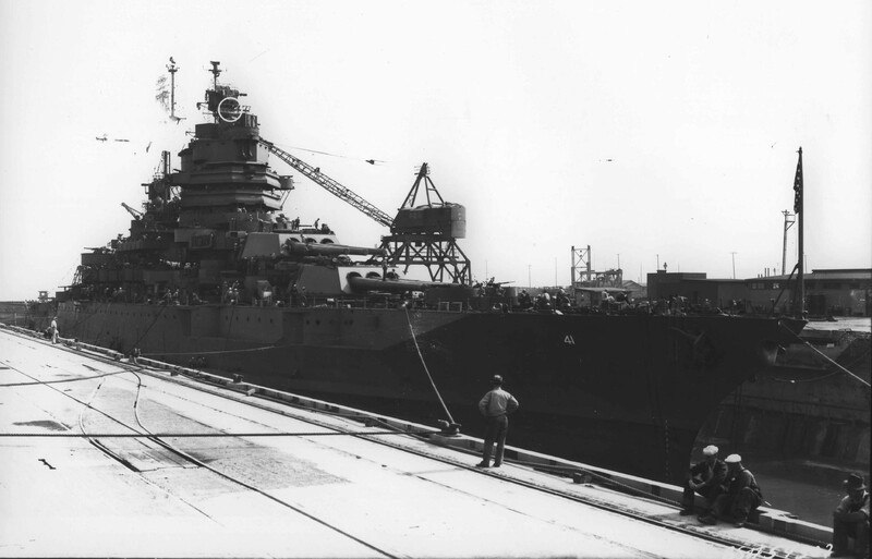 USS Mississippi (BB-41) - N38000B.jpg :: USS Mississippi (BB-41), Battleship, WW II - US NAVY PHOTO: USS Mississippi (BB-41) at San Francisco, Ca. Oct 1943.
