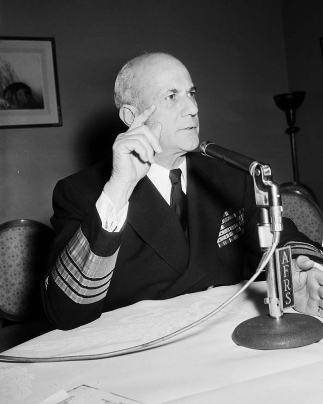 USS Mississippi (BB-41) - N38000G.jpg :: USS Mississippi (BB-41), Battleship, WW II - US NAVY PHOTO: Capt. Jerauld B. Wright was the commanding officer of the battleship USS Mississippi (BB-41) in 1945.