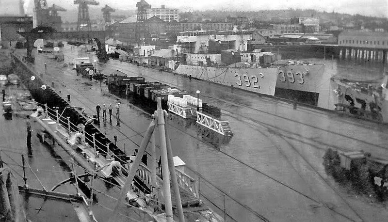 USS Patterson (DD-392) - N4362C.jpg :: USS Patterson (DD-392), Destroyer, Post-WW I - US NAVY PHOTO: USS Patterson (DD-392) and USS Jarvis (DD-393) nearing completion at Puget Sound Navy Yard, 1937.