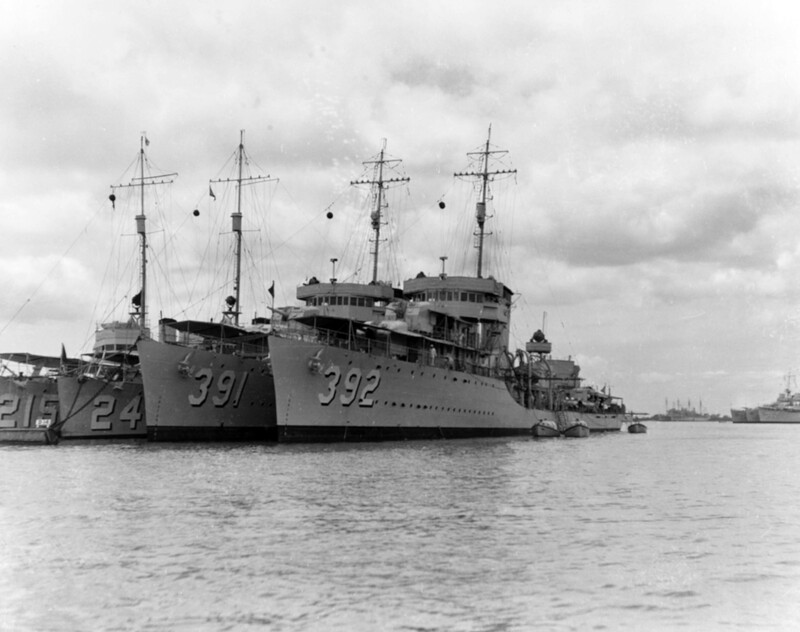 USS Patterson (DD-392) - N4362K.jpg :: USS Patterson (DD-392), Destroyer, Post-WW I - US NAVY PHOTO: USS Patterson (DD-392) moored at the outboard end of a nest of destroyers, 25 Apr 1938. Other identifiable ships in the group include USS Henley (DD-391) and USS Borie (DD-215). Note that main gun directors have been temporarily removed from atop Patterson's and Henley's pilothouses.