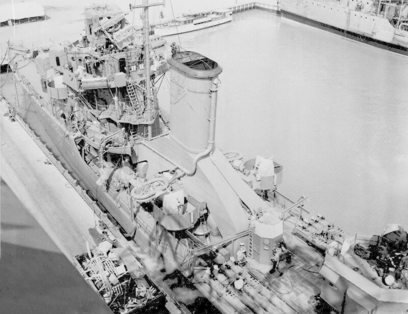 USS Patterson (DD-392) - N4363C.jpg :: USS Patterson (DD-392), Destroyer, WW II - US NAVY PHOTO: USS Patterson (DD-392) at Mare Island, May 1942.
