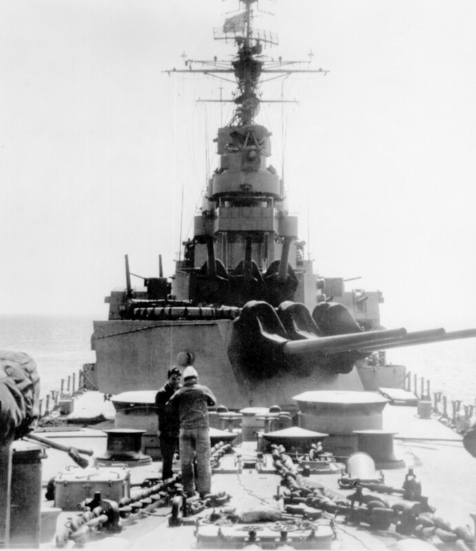 USS Saint Paul (CA-73) - N1911G.jpg :: USS Saint Paul (CA-73), Heavy Cruiser, WW II - US NAVY PHOTO: USS Saint Paul (CA-73) looking aft from the Foc'sle. Turret 1 is trained to port. Date and location unknown.